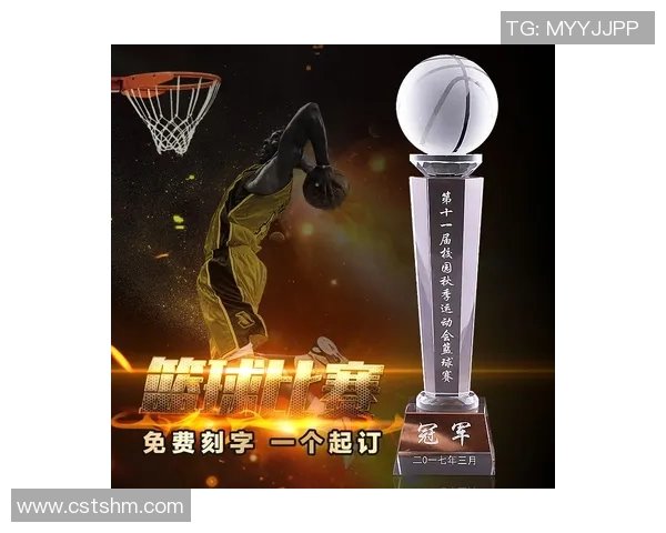 足球球星奖杯挂件精美设计展现荣耀时刻，完美呈现运动激情与胜利风采