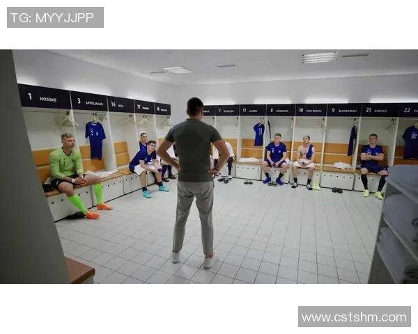 足球球星更衣室精彩瞬间曝光 揭秘赛场背后的真实互动与感人故事