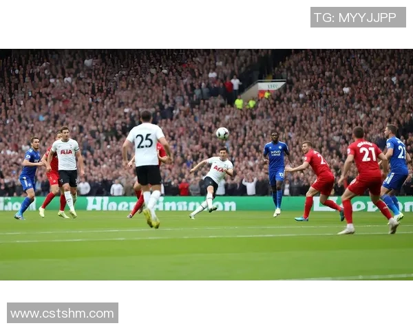 韩国足球巨星高清写真集锦展现绿茵激情与赛场风采